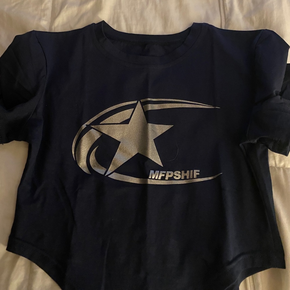 Short Sleeve Crew Neck Star Lettering Pattern (CROPPED)